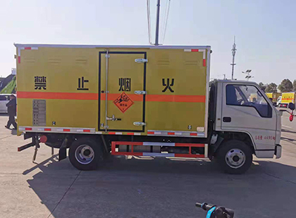 南通爆破器材运输车技术升级与安全合规新趋势
